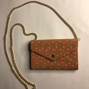 Cork and hot pink crossbody purse! This would be perfect for spring!